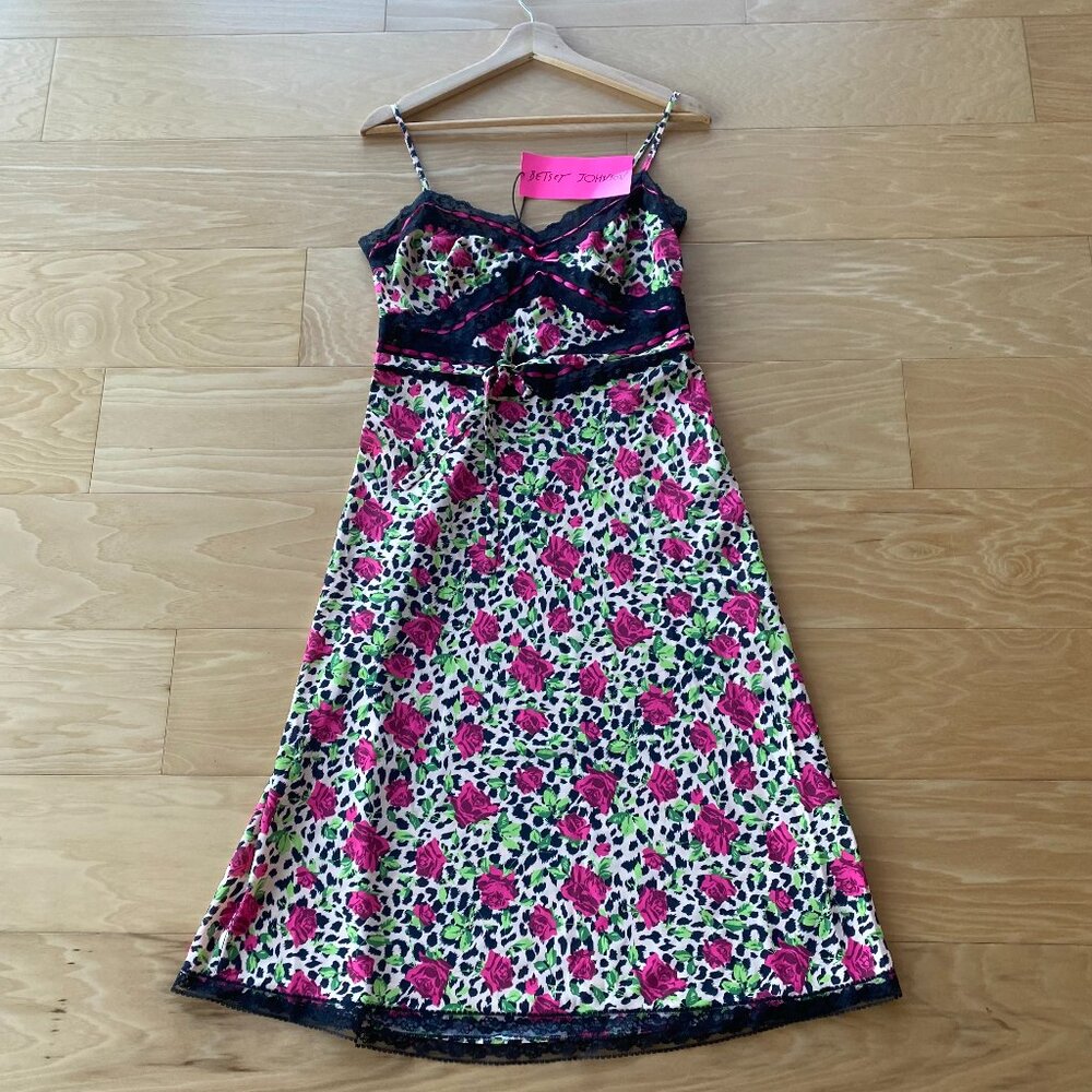 Women's Floral Dress - Picture 2 of 9